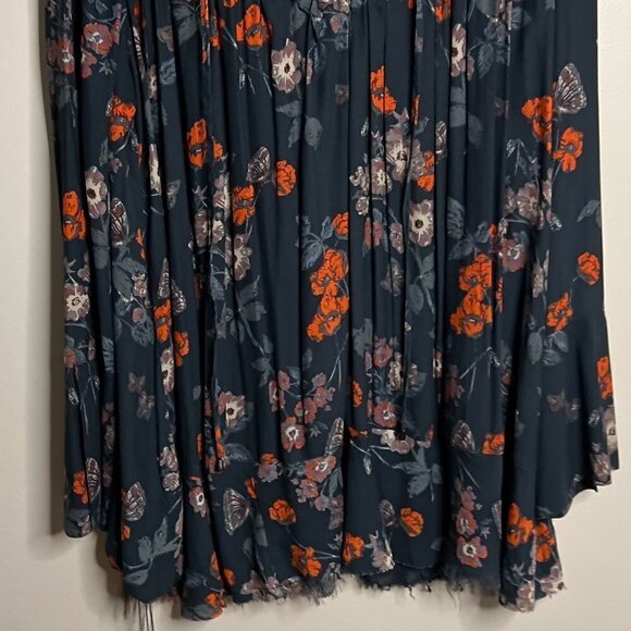 Free People Crepe Size Large Navy Floral Boho Tunic Top - Picture 6 of 8